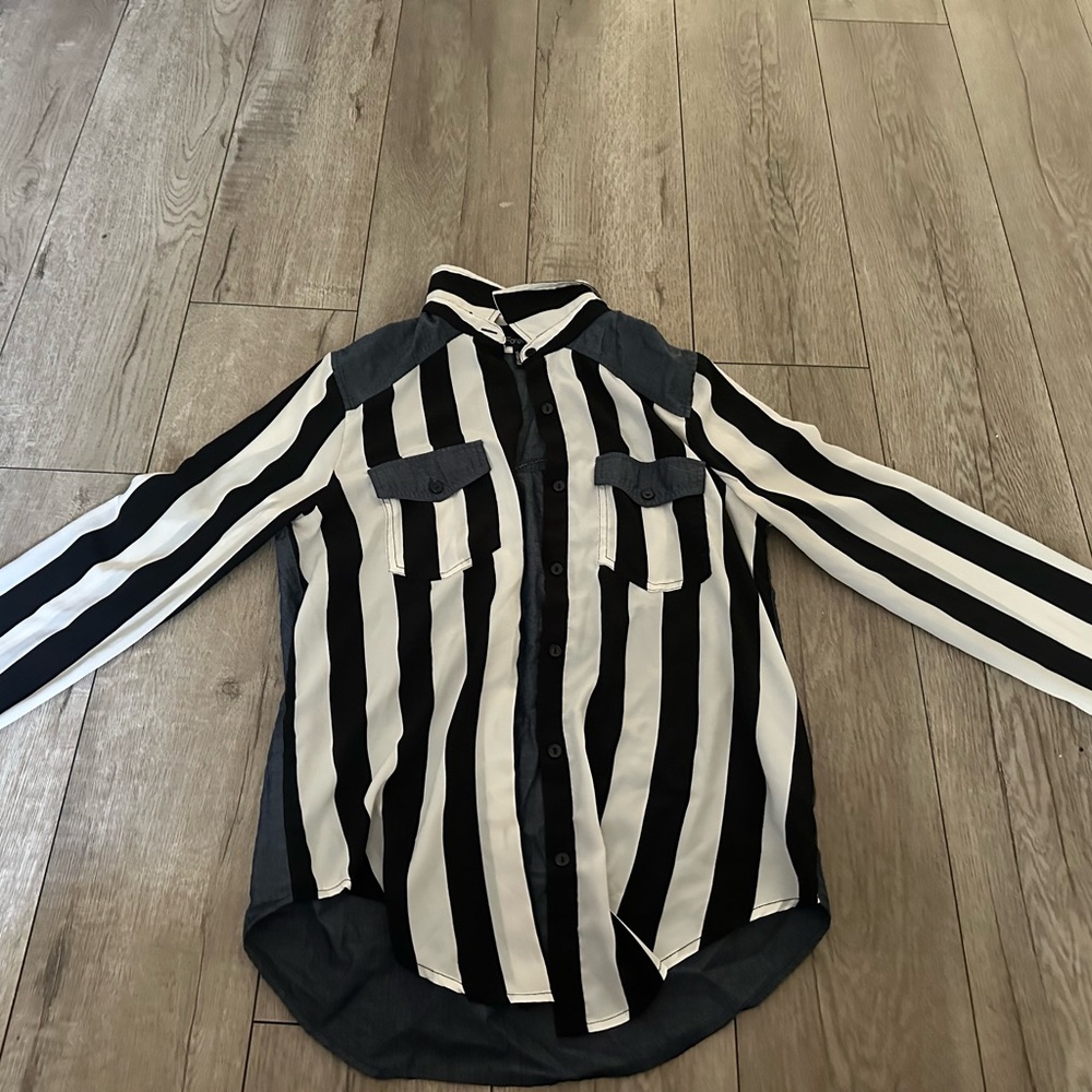 Button up Size US small